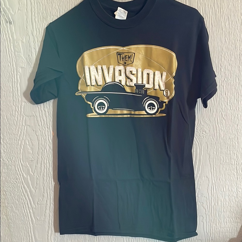Black and Gold Graphic T-Shirt with car